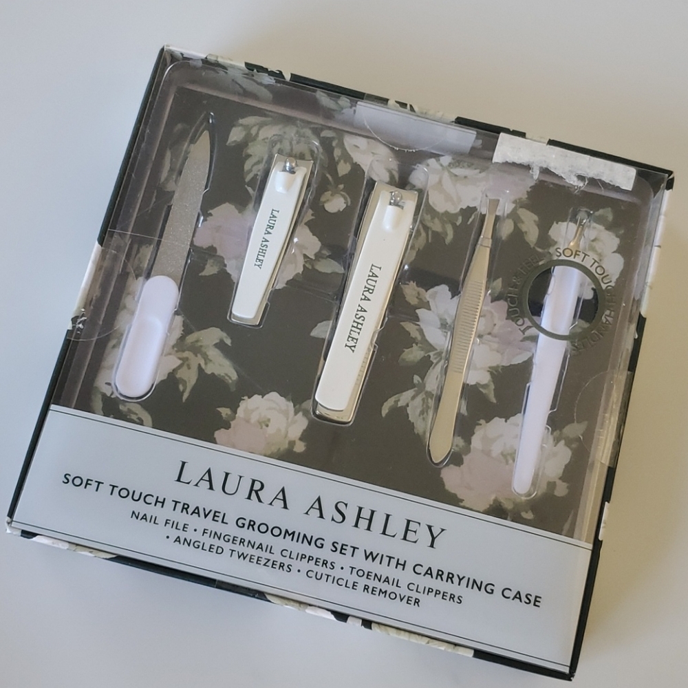 Travel Grooming Kit